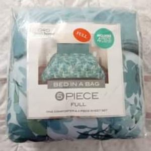 New 5 piece bedspread